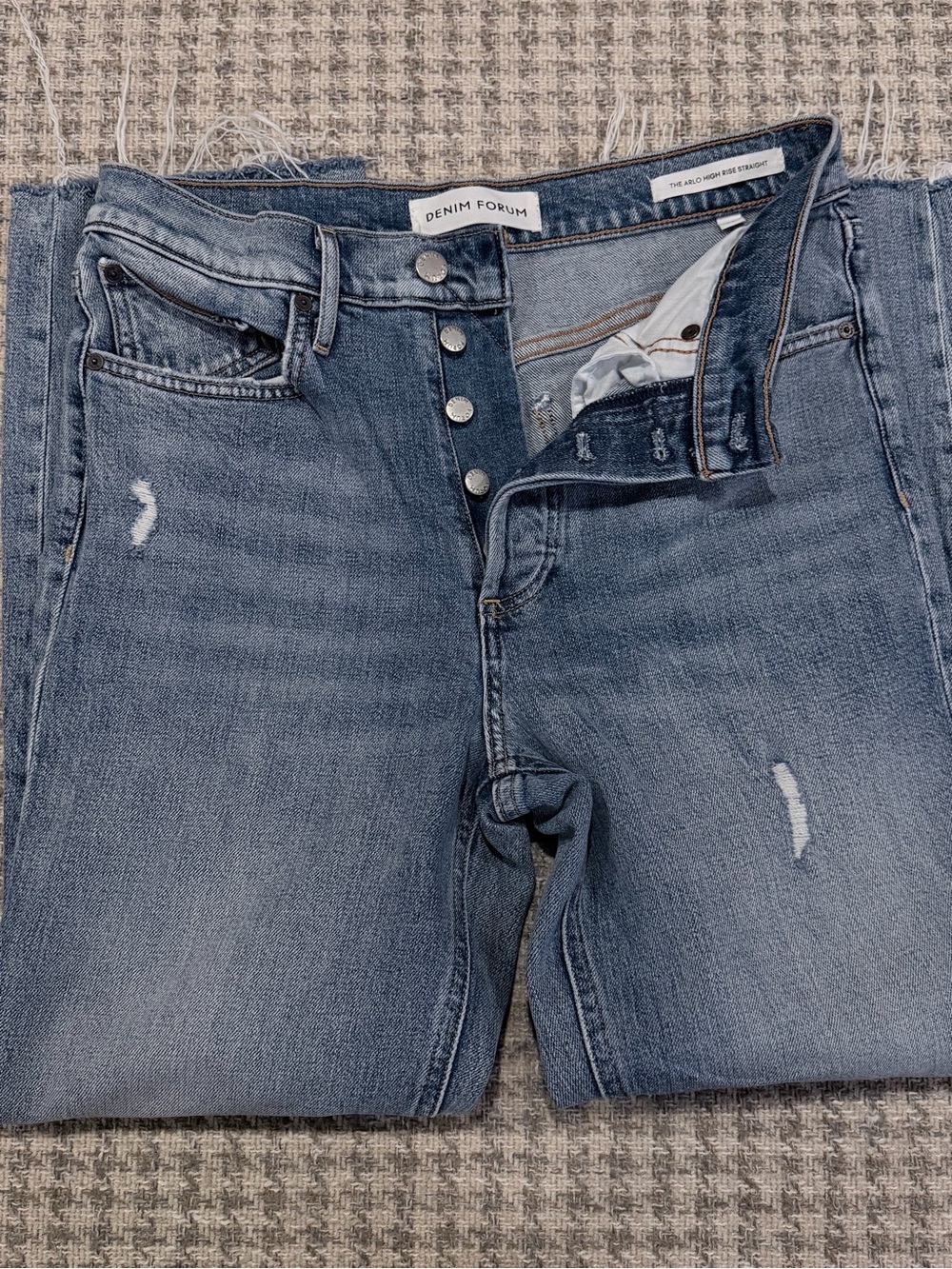 Aritzia Denim Forum Straight-Leg Jeans — Medium Blue Wash